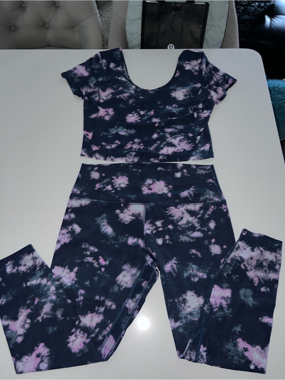 lululemon Circulate Tie Dye Mineral Blue Multi Align T-Shirt & 25” Legging 12/14